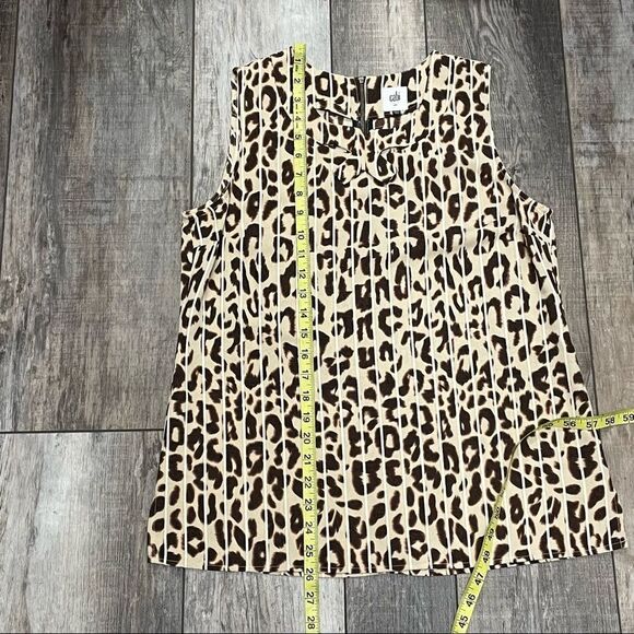 CAbi Ginger Leopard Print Sleeveless Blouse Cut Outs at Neckline Tan Cream Med - Picture 10 of 13